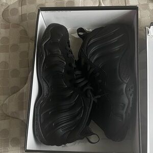 Men's Black Sneakers